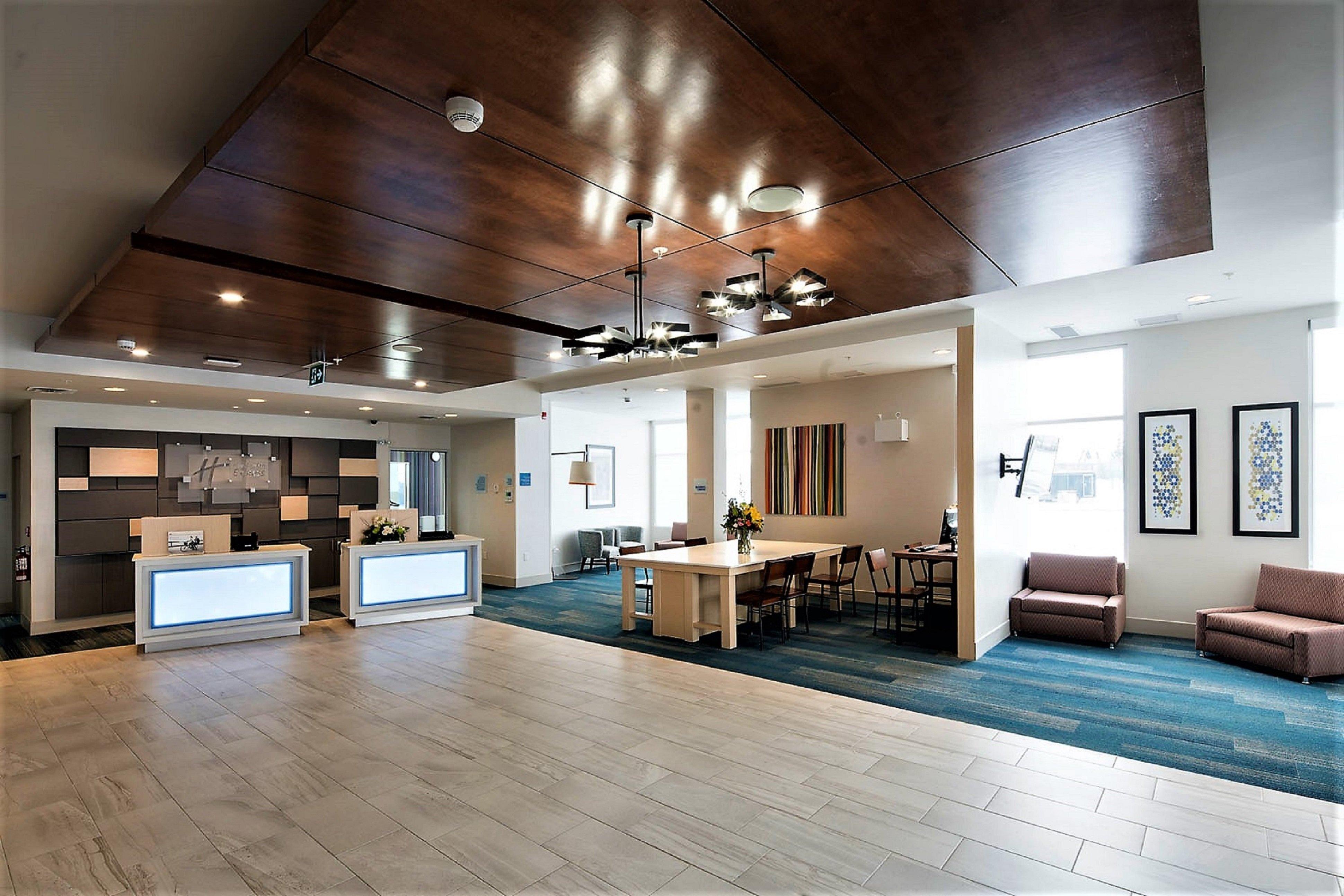 Holiday Inn Express - Red Deer North By Ihg Esterno foto