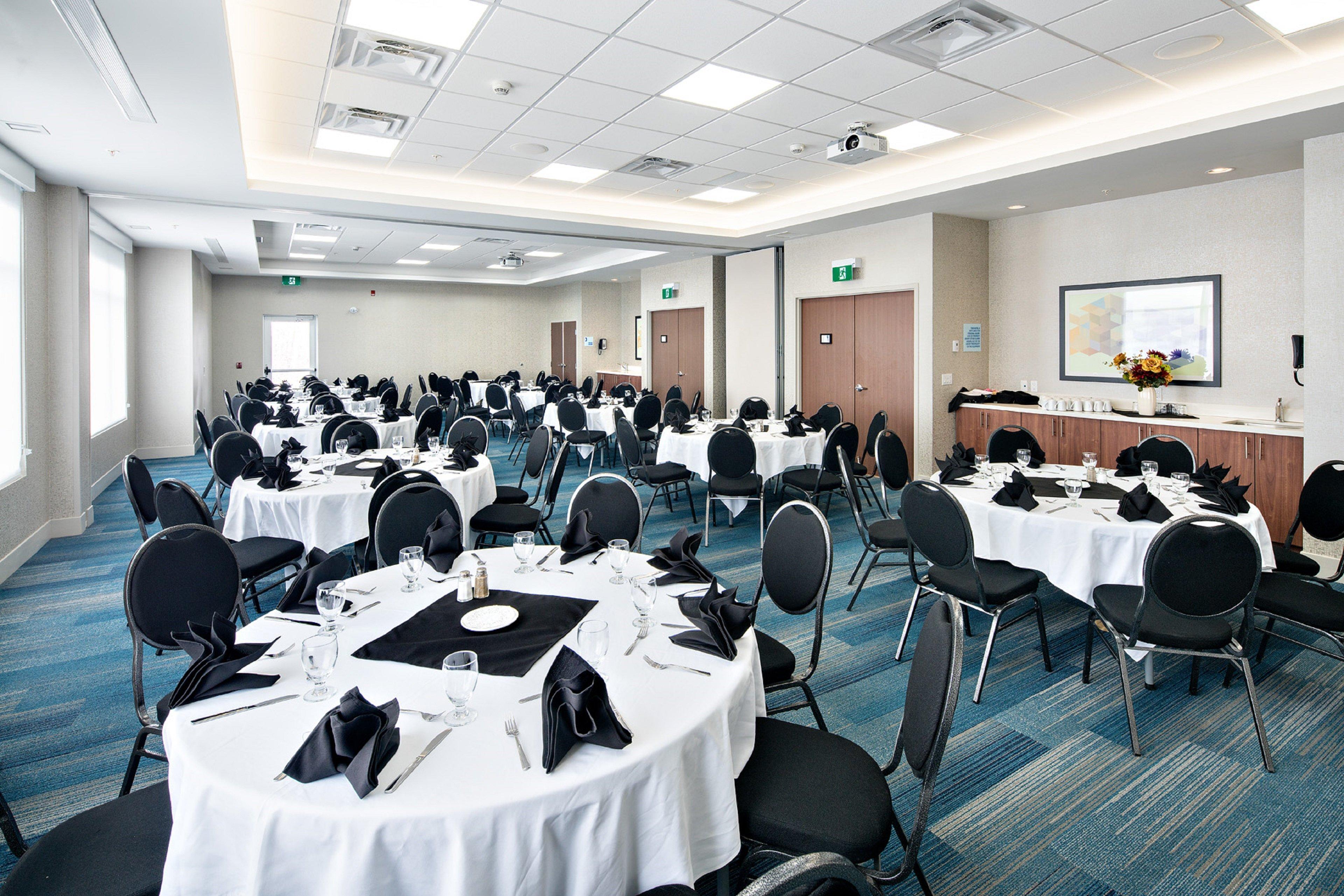 Holiday Inn Express - Red Deer North By Ihg Esterno foto