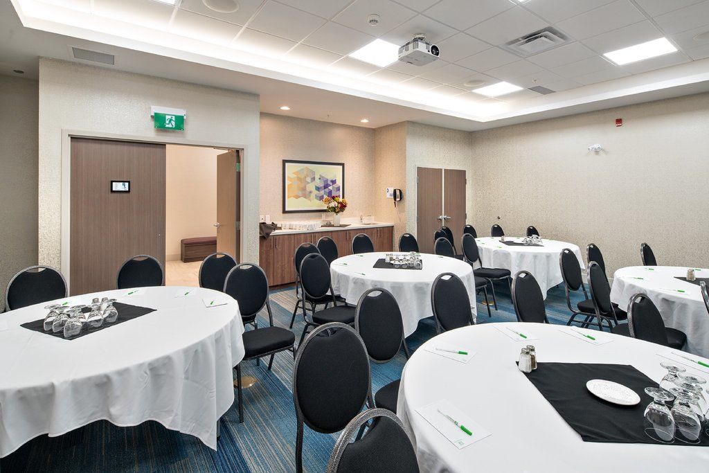 Holiday Inn Express - Red Deer North By Ihg Esterno foto